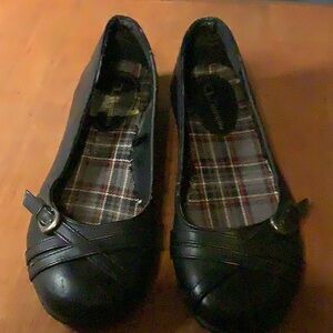 CLlaundry black flats